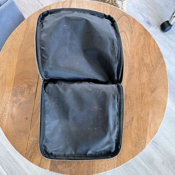 Vintage Guess Pouch - Picture 3 of 3